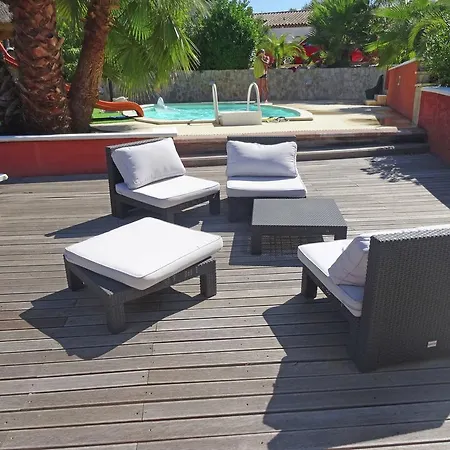 Luxurious Holiday In Roquebrune-sur-argens With Jacuzzi La Bouverie