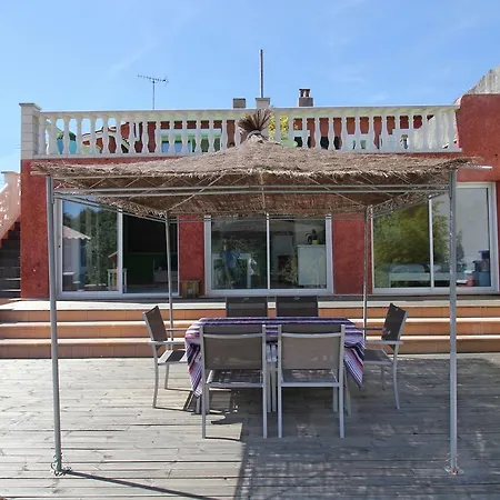 Hébergement de vacances Luxurious Holiday In Roquebrune-sur-argens With Jacuzzi