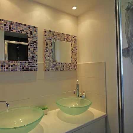 Hébergement de vacances Luxurious Holiday In Roquebrune-sur-argens With Jacuzzi La Bouverie