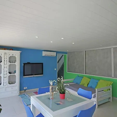 Hébergement de vacances Luxurious Holiday In Roquebrune-sur-argens With Jacuzzi *